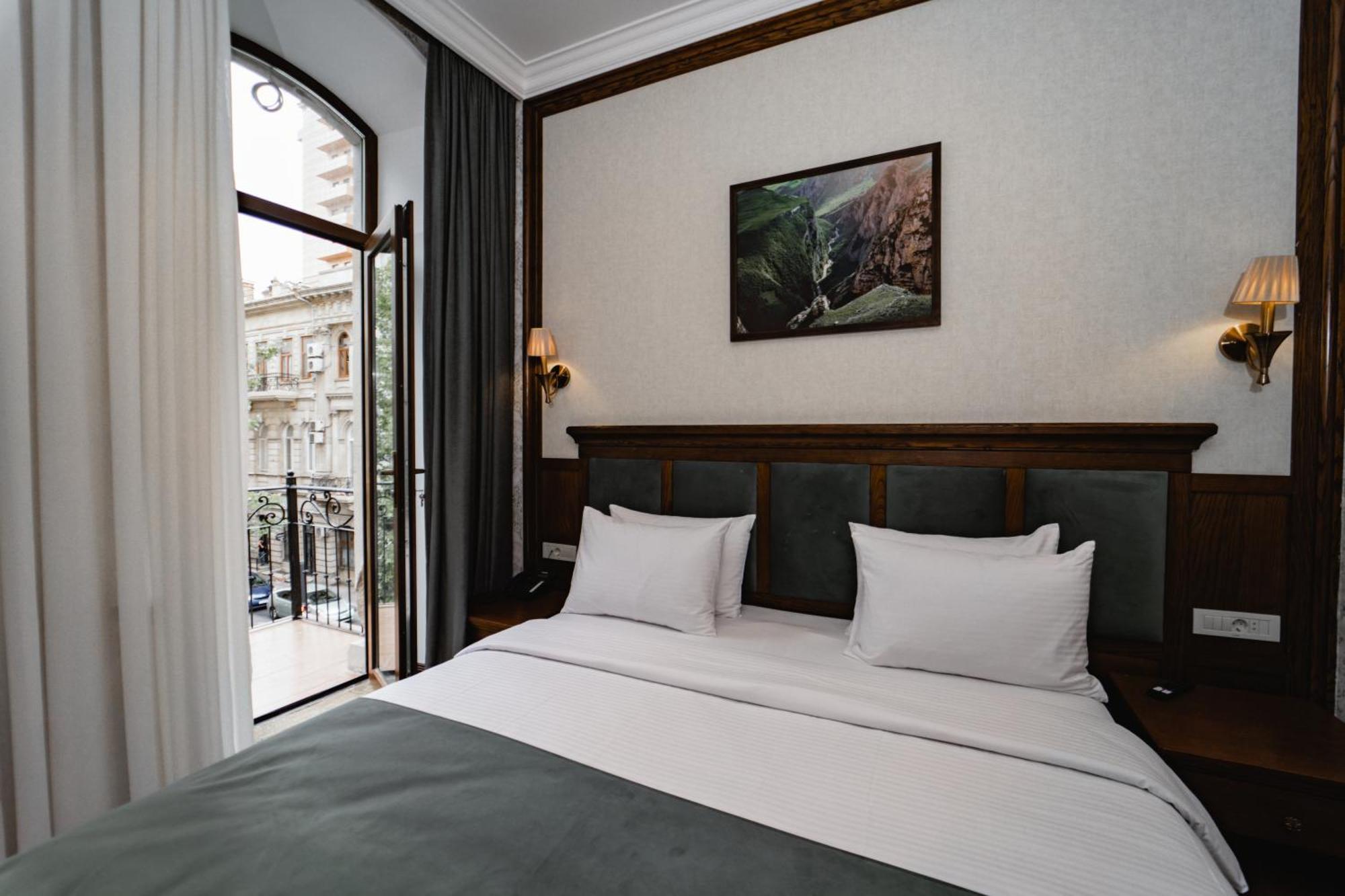 Midway Baku Hotel Екстериор снимка