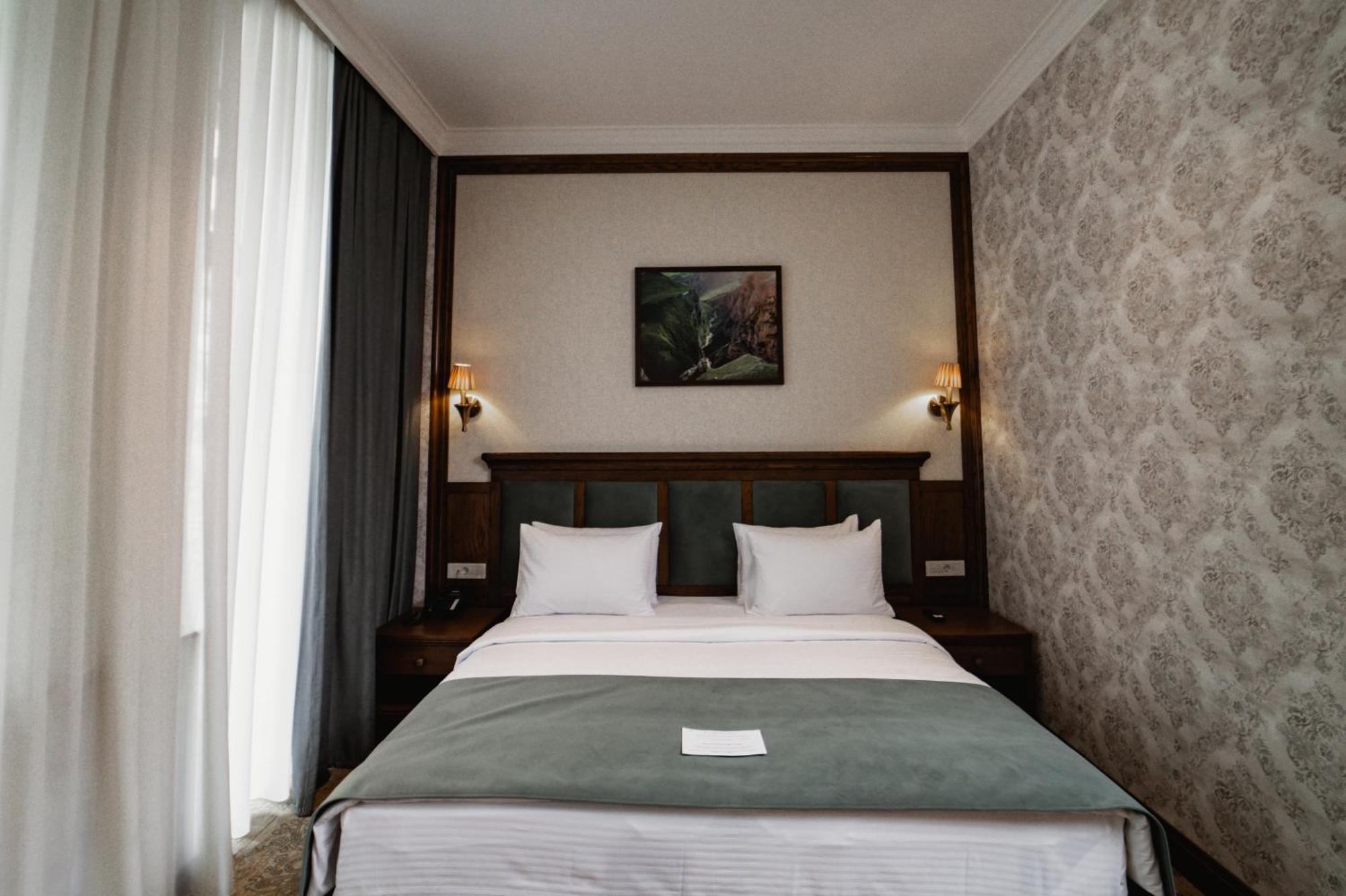 Midway Baku Hotel Екстериор снимка