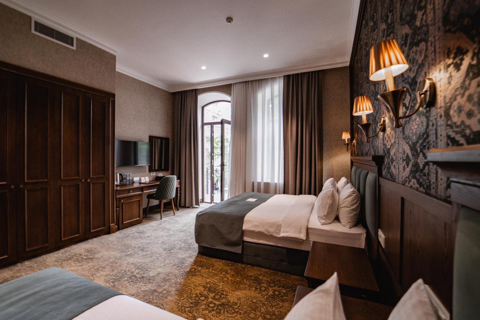 Midway Baku Hotel Екстериор снимка