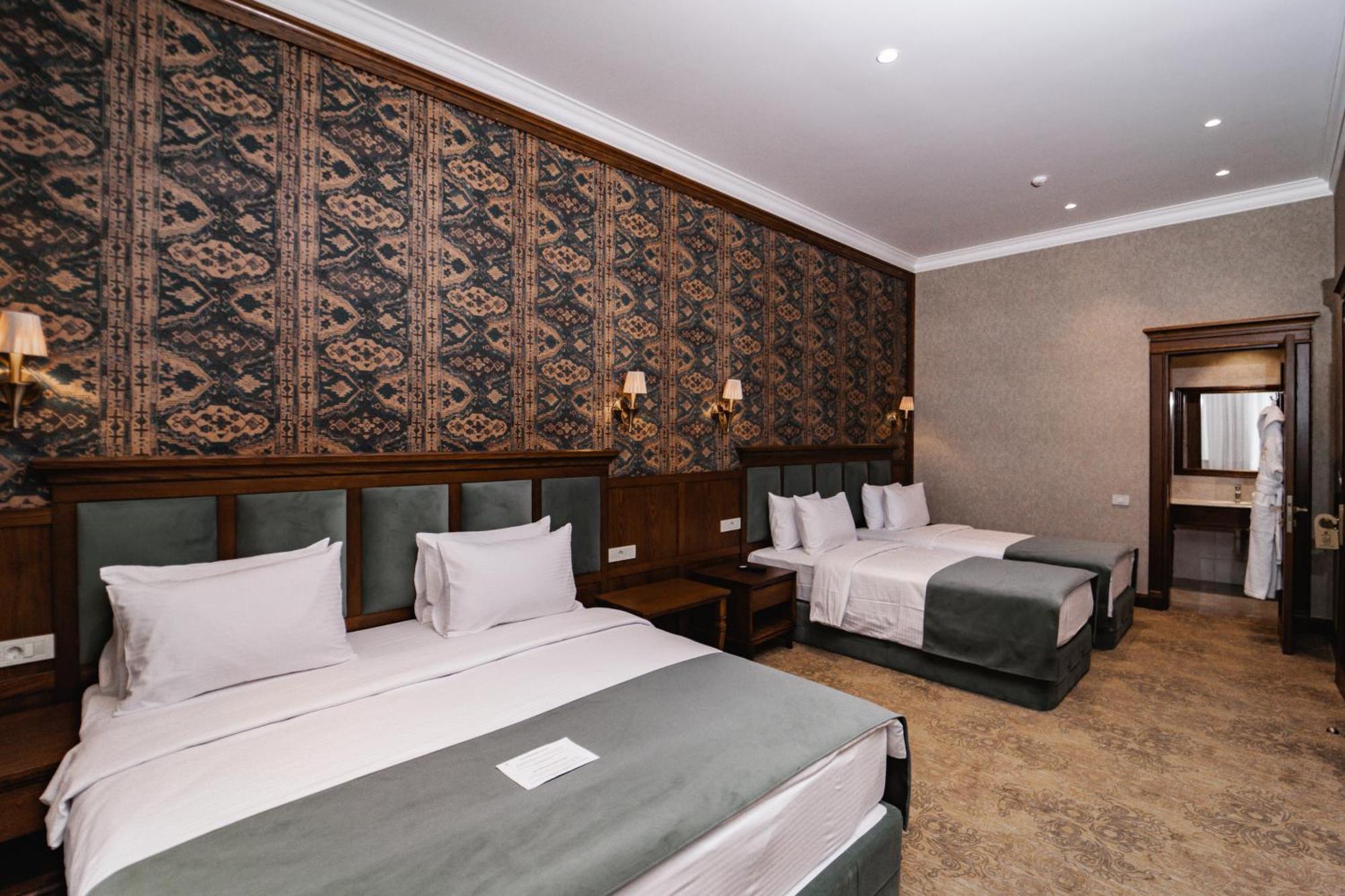Midway Baku Hotel Екстериор снимка