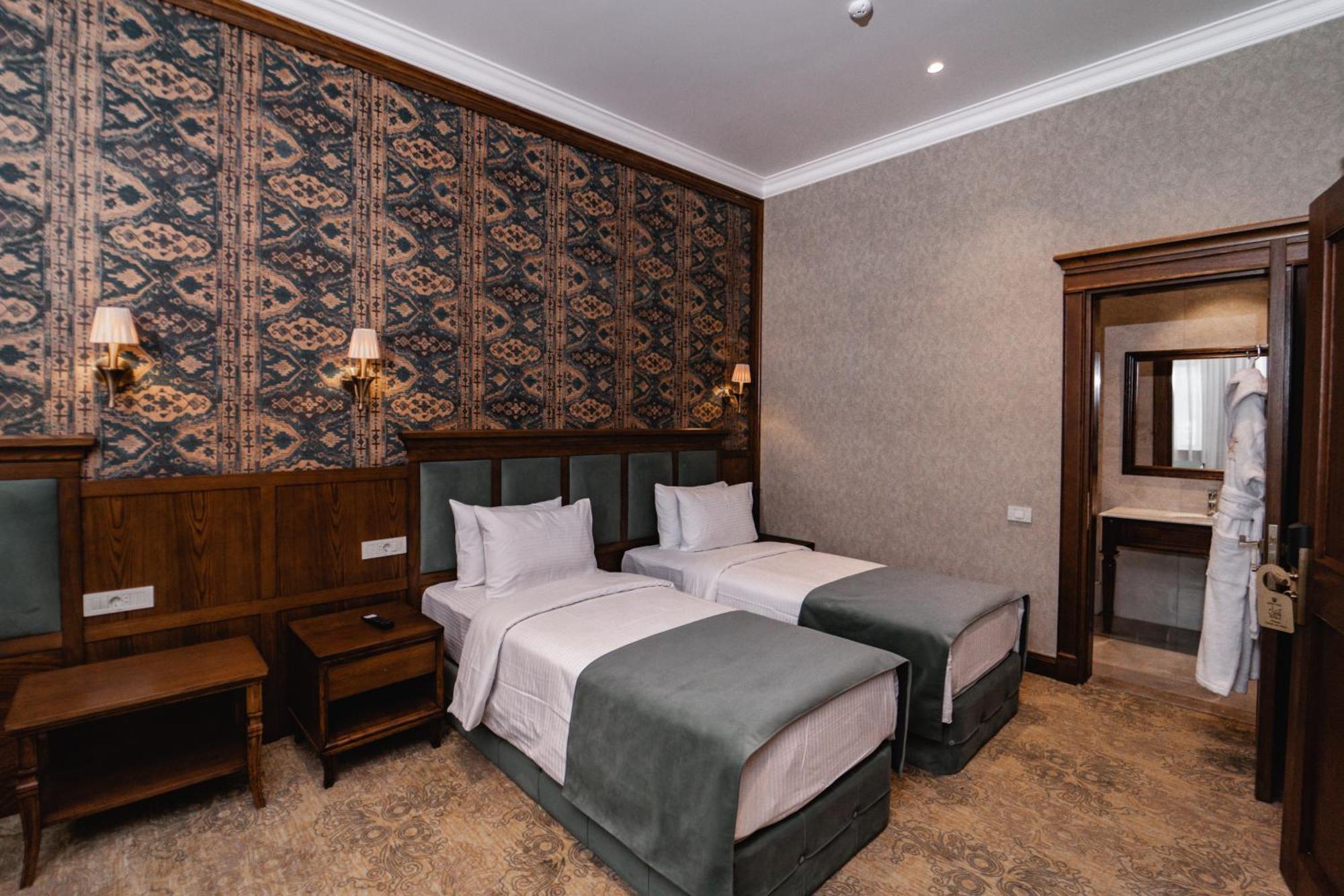 Midway Baku Hotel Екстериор снимка
